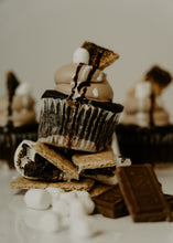 Load image into Gallery viewer, Cupcakes (Half Dozen)
