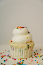 Load image into Gallery viewer, Cupcakes (Dozen)
