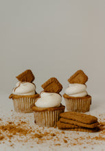 Load image into Gallery viewer, Cupcakes (Half Dozen)
