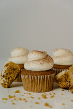 Load image into Gallery viewer, Cupcakes (Dozen)

