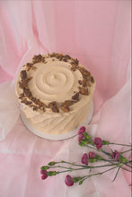 Load image into Gallery viewer, Reeses Cake
